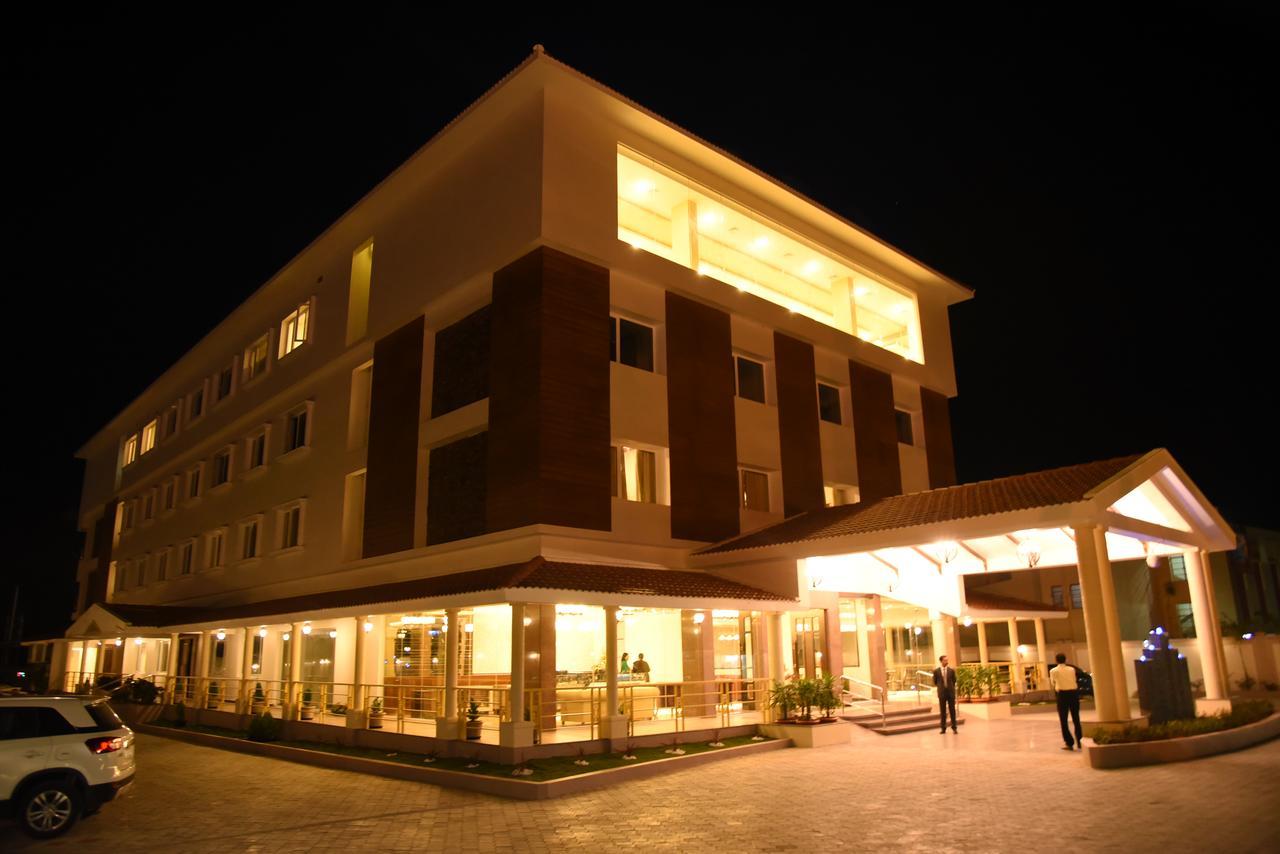 Hotel Aadrika Chikmagalūr Esterno foto