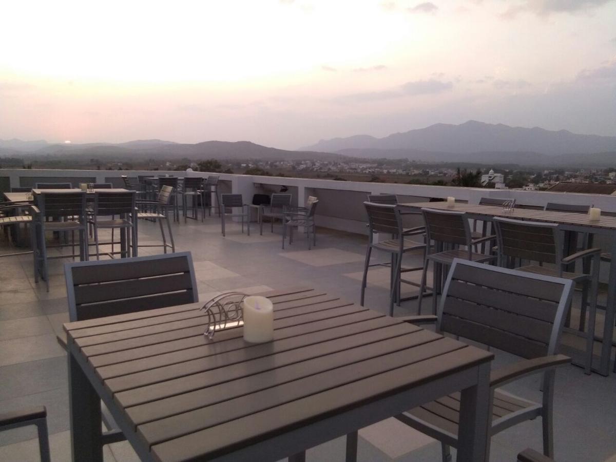 Hotel Aadrika Chikmagalūr Esterno foto
