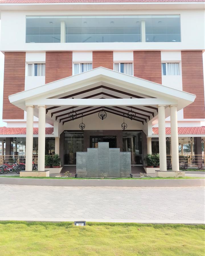 Hotel Aadrika Chikmagalūr Esterno foto