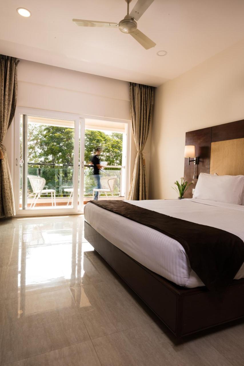 Hotel Aadrika Chikmagalūr Esterno foto