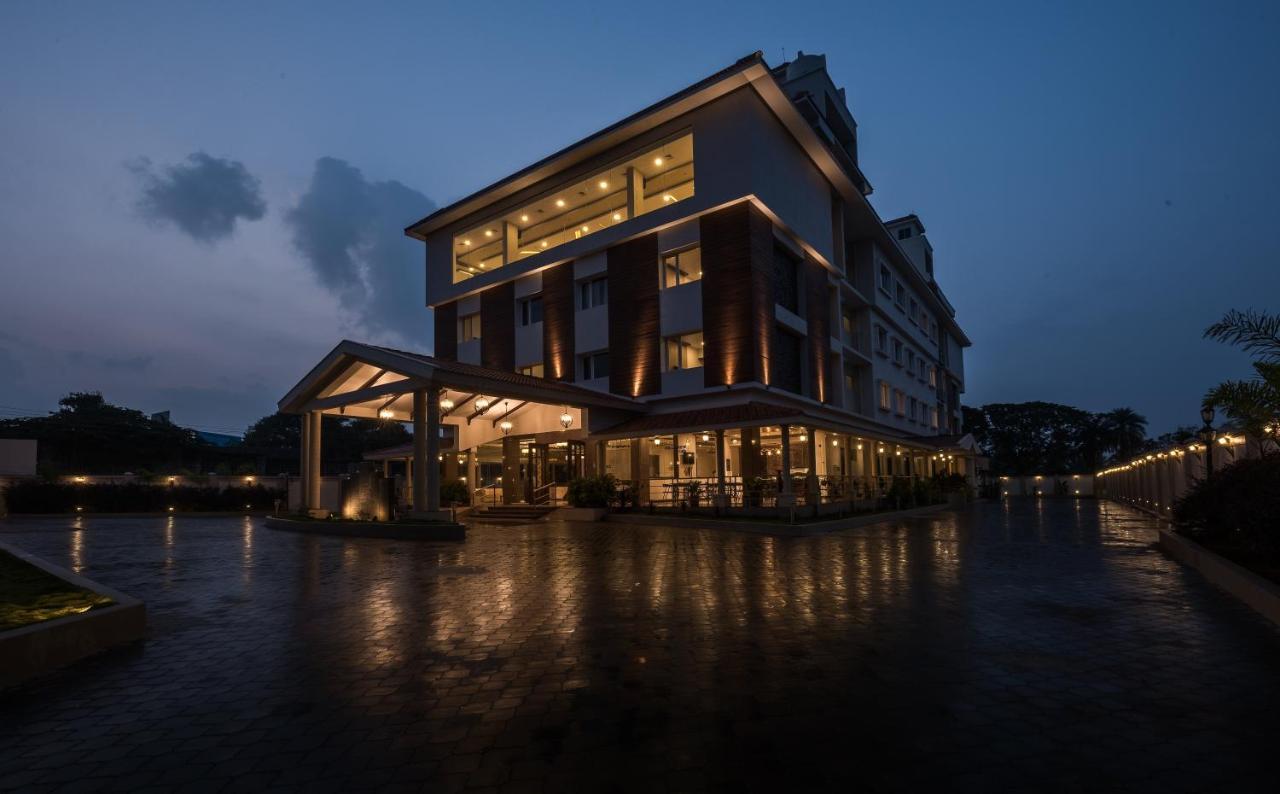 Hotel Aadrika Chikmagalūr Esterno foto