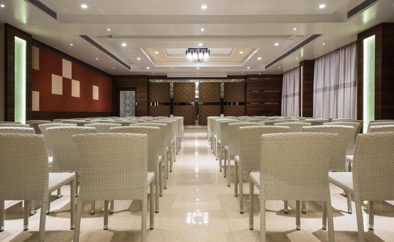Hotel Aadrika Chikmagalūr Esterno foto